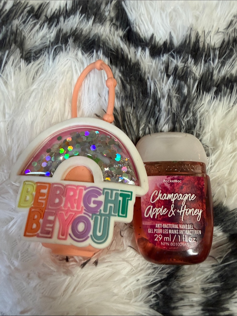 #60.Bath & Body Works Champagne Apple & Honey PocketBac Hand Gel - Pink